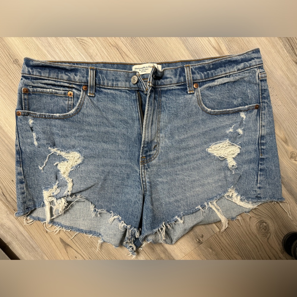 Abercrombie the Mom short mid rise